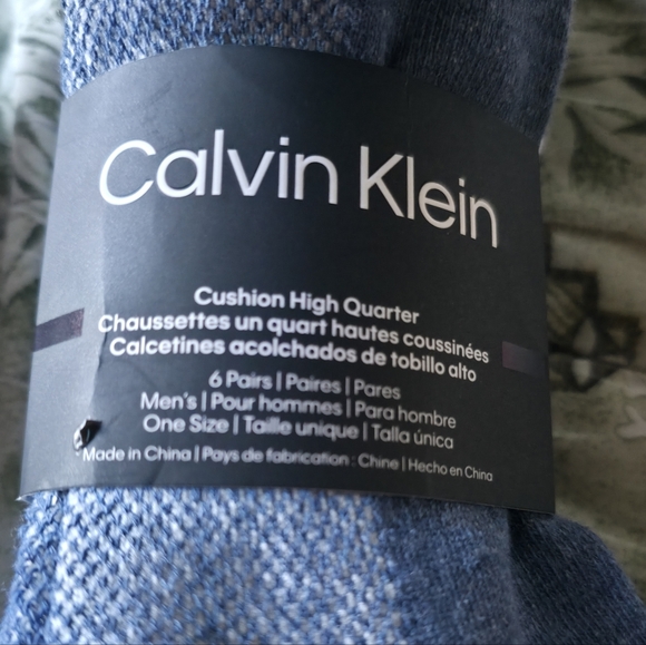 14 Pairs Of Calvin Klein, Levis Men's White and Black Athletic Socks - Picture 4 of 4